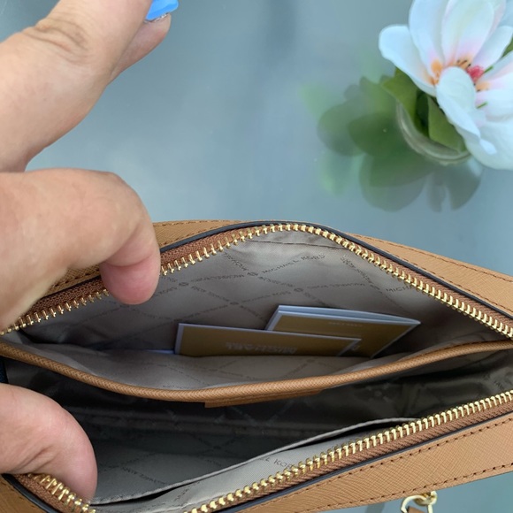 Michael kors Jet Set Crossbody - Picture 5 of 6